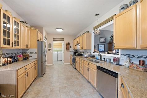 349 Springbrook Circle Elyria OH 44035