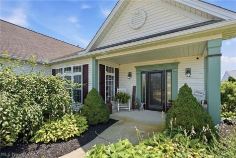 349 Springbrook Circle Elyria OH 44035