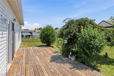349 Springbrook Circle Elyria OH 44035