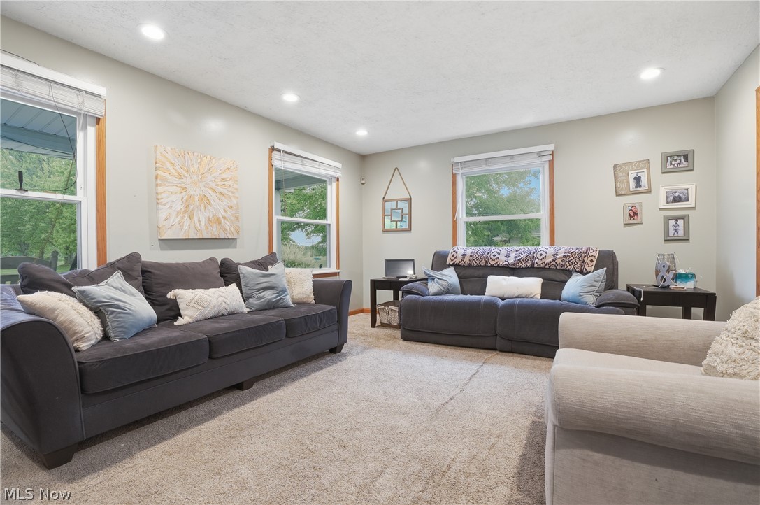 2697 Newton Tomlinson Newton Falls OH 44444