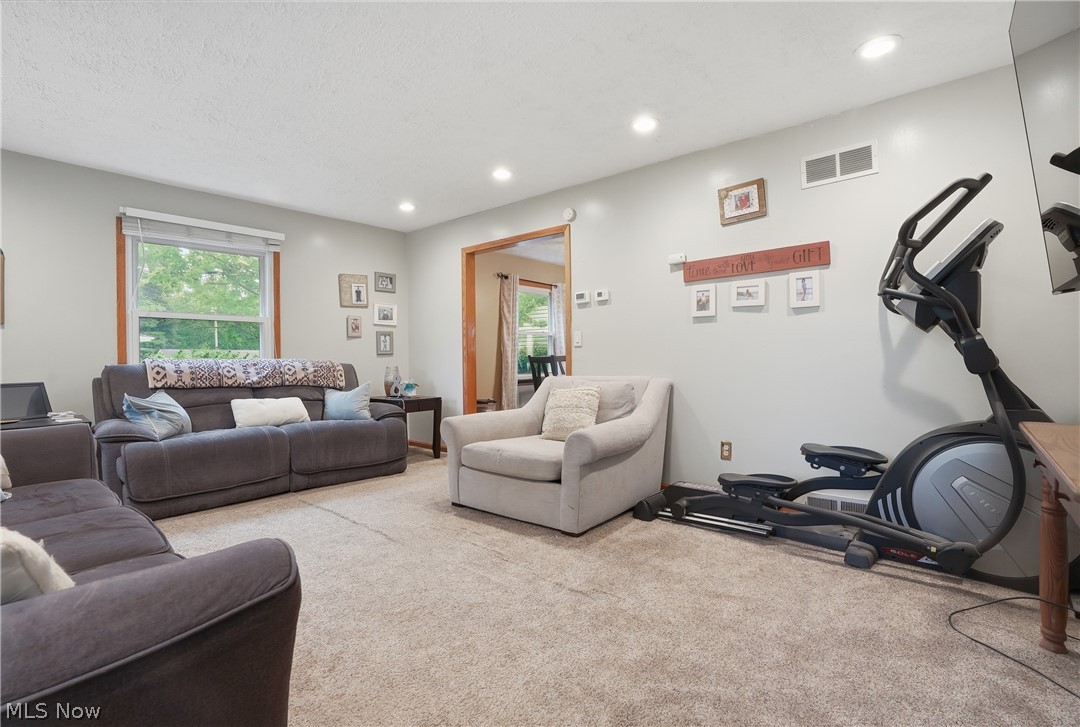 2697 Newton Tomlinson Newton Falls OH 44444