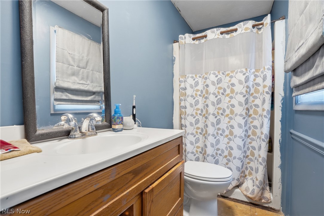 2697 Newton Tomlinson Newton Falls OH 44444