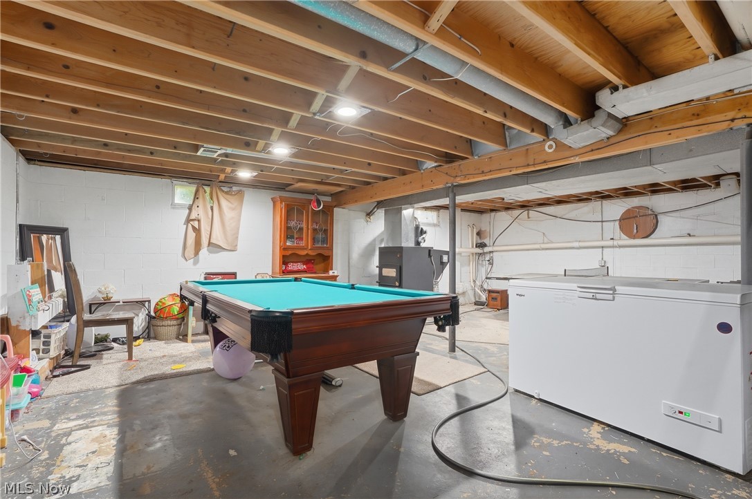 2697 Newton Tomlinson Newton Falls OH 44444