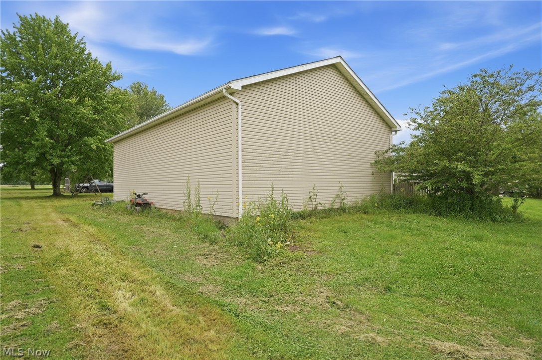 2697 Newton Tomlinson Newton Falls OH 44444