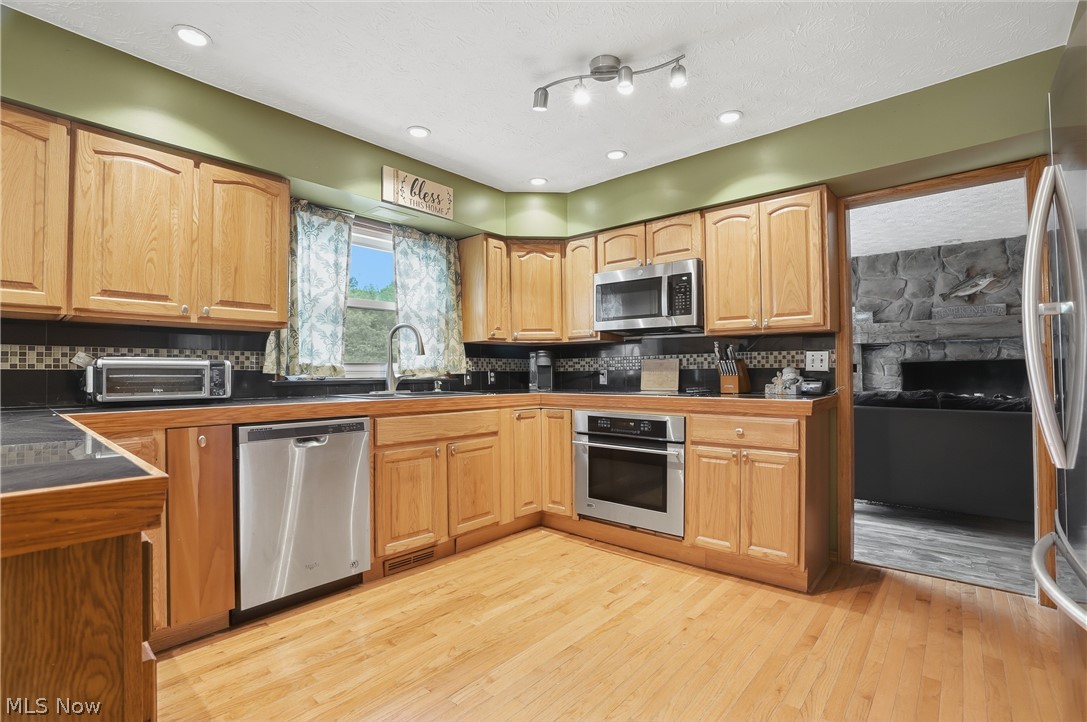 2697 Newton Tomlinson Newton Falls OH 44444
