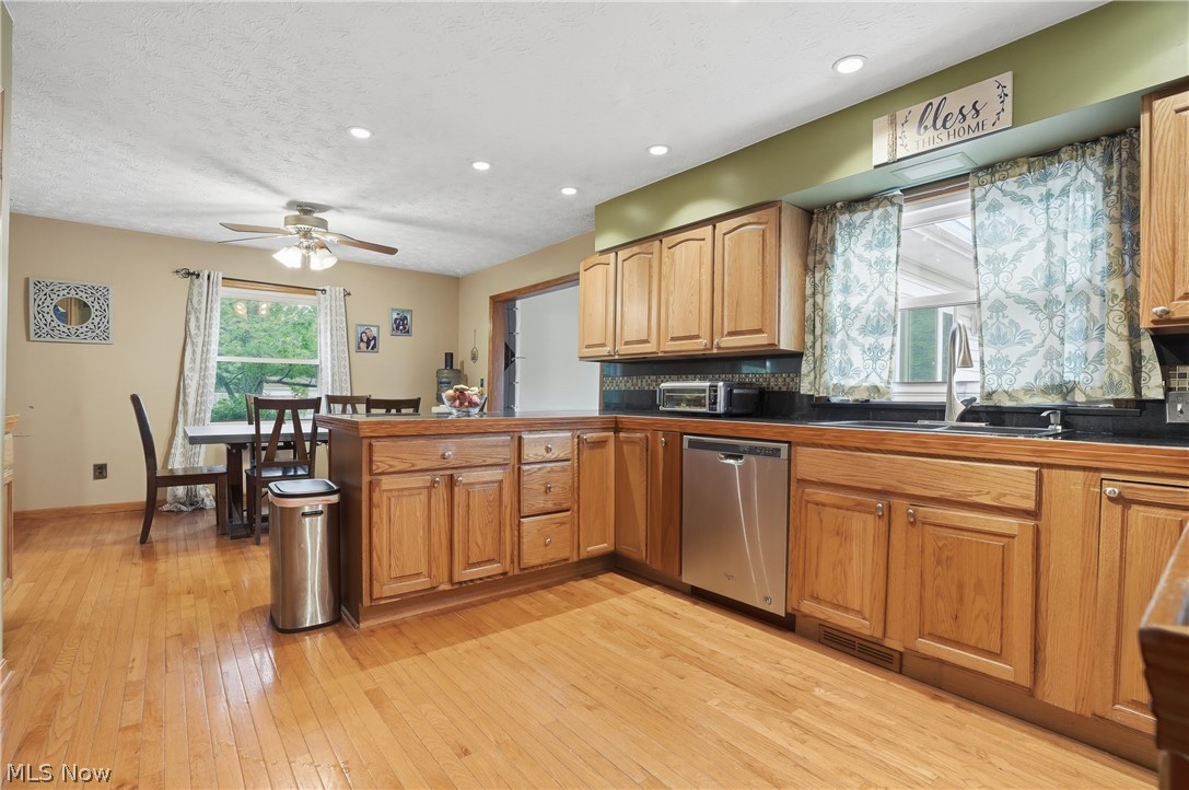 2697 Newton Tomlinson Newton Falls OH 44444
