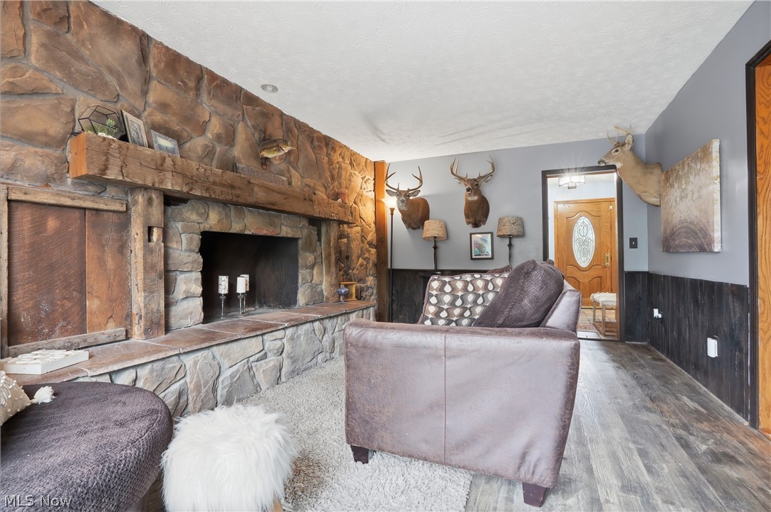 2697 Newton Tomlinson Newton Falls OH 44444