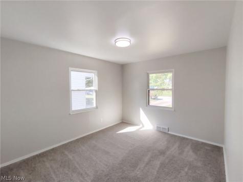 13807 Elsetta Avenue Cleveland OH 44135