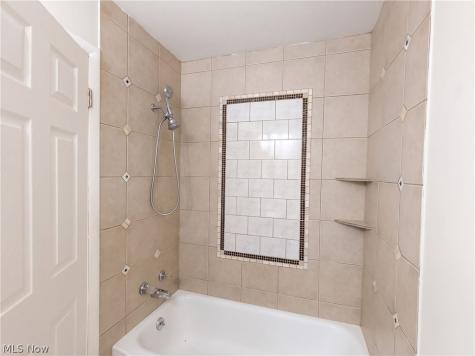 13807 Elsetta Avenue Cleveland OH 44135