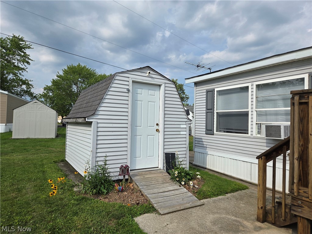 10039 State Route 700 Mantua OH 44255