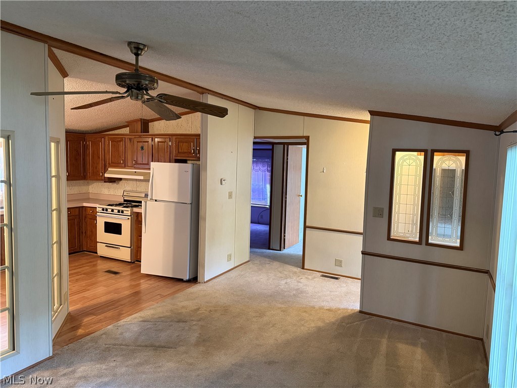 43 S Outer Drive Vienna OH 44473