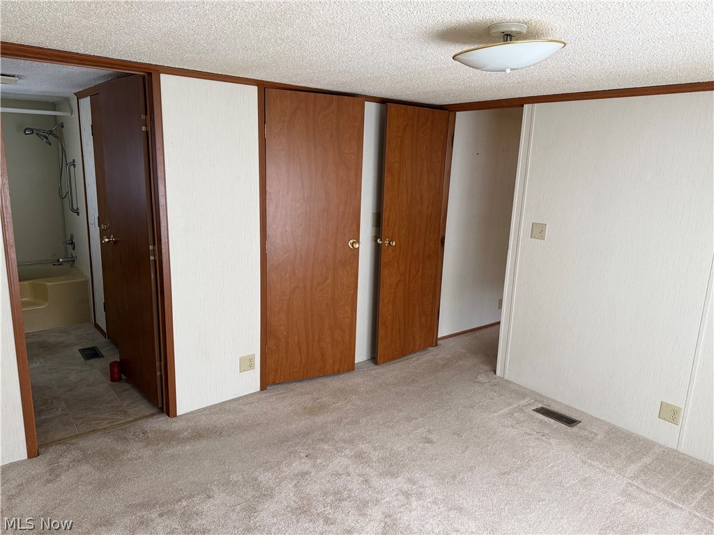 43 S Outer Drive Vienna OH 44473