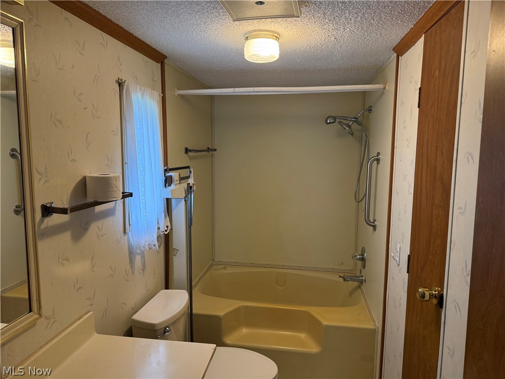 43 S Outer Drive Vienna OH 44473