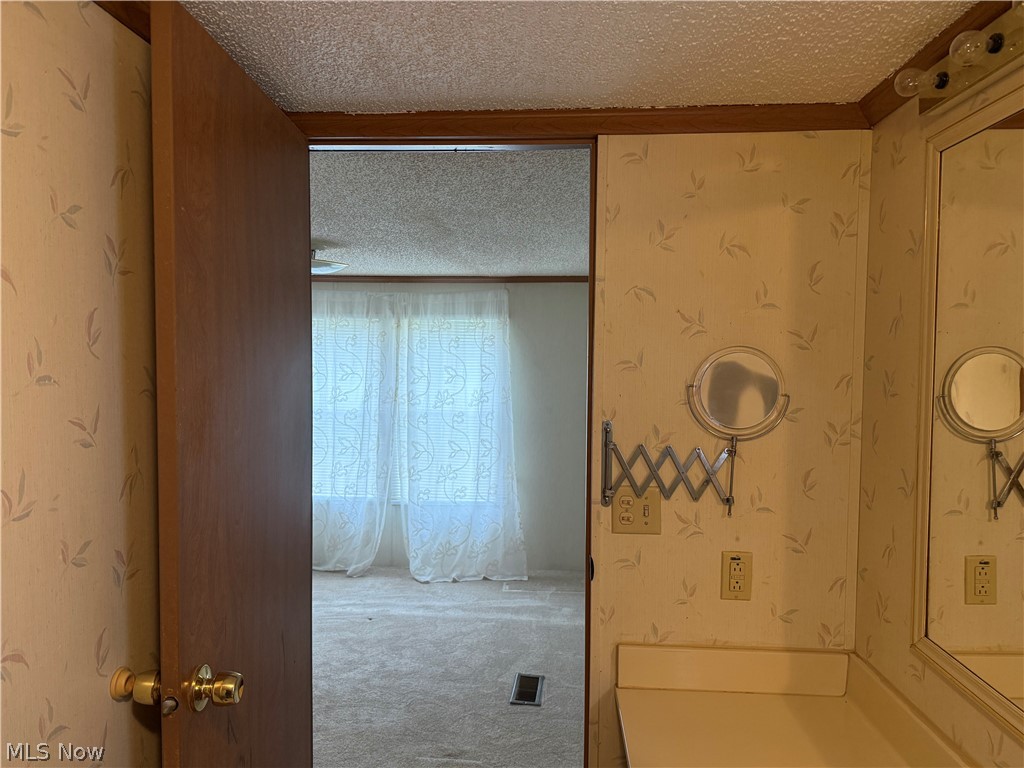 43 S Outer Drive Vienna OH 44473
