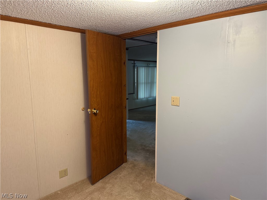 43 S Outer Drive Vienna OH 44473