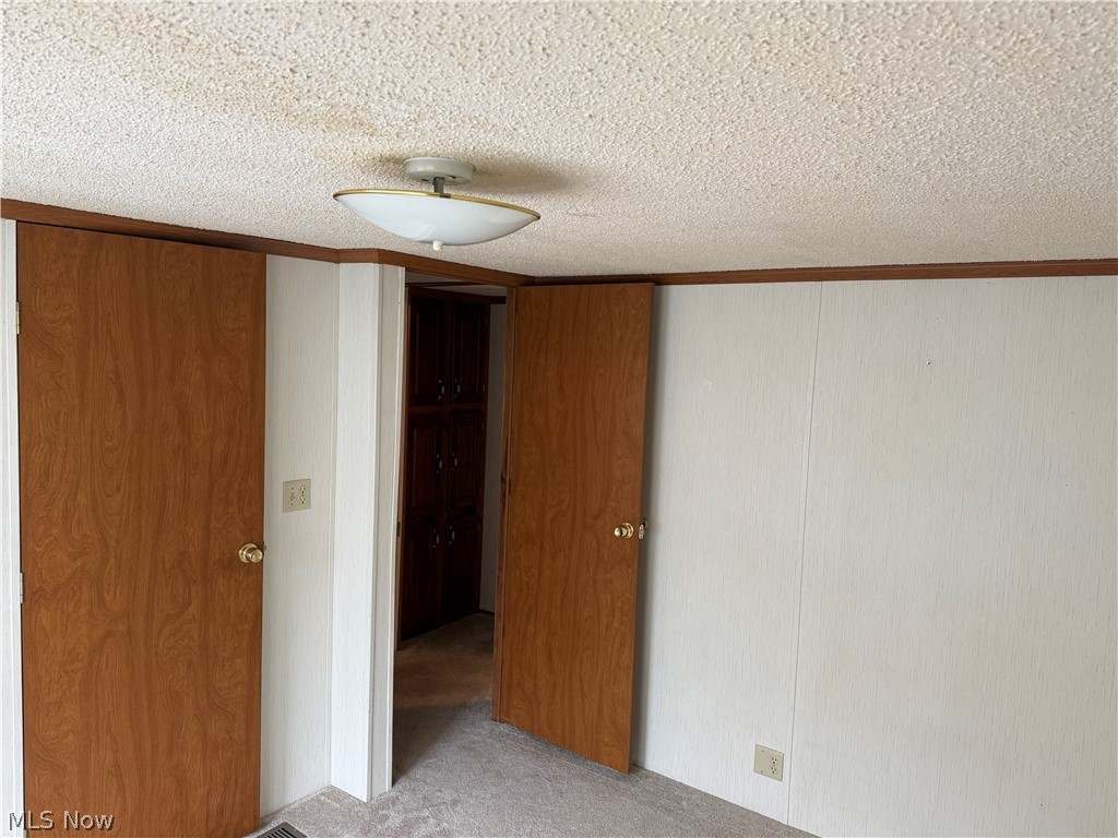 43 S Outer Drive Vienna OH 44473