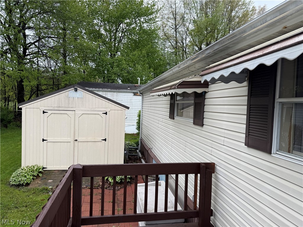 43 S Outer Drive Vienna OH 44473