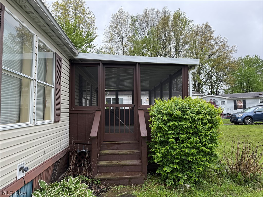 43 S Outer Drive Vienna OH 44473