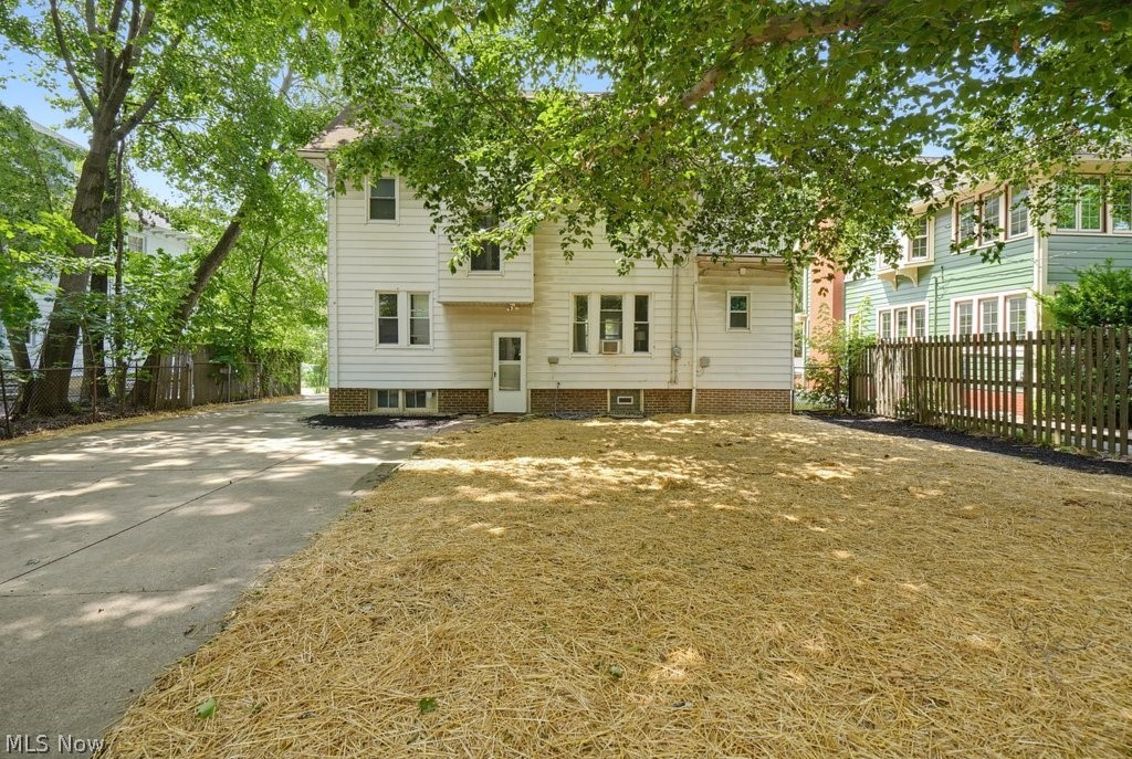 2171 Westminster Road Cleveland Heights OH 44118