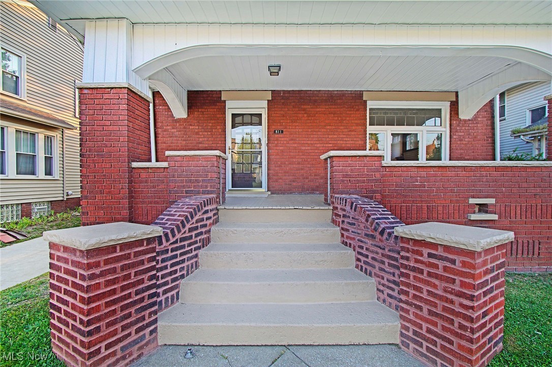 811 Broad Avenue NW Canton OH 44708