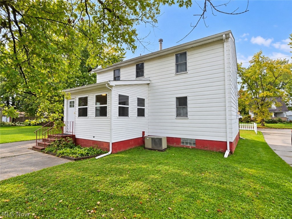 1760 Northfield Avenue NW Warren OH 44485
