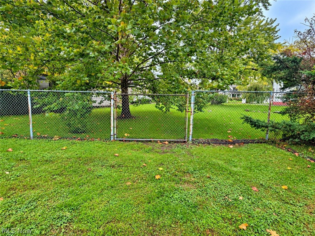 1760 Northfield Avenue NW Warren OH 44485