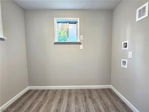 549 Case Avenue Elyria OH 44035