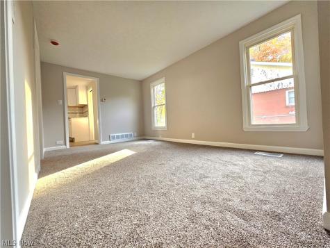 549 Case Avenue Elyria OH 44035
