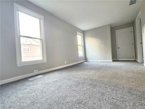 549 Case Avenue Elyria OH 44035
