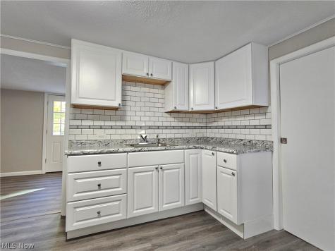 549 Case Avenue Elyria OH 44035