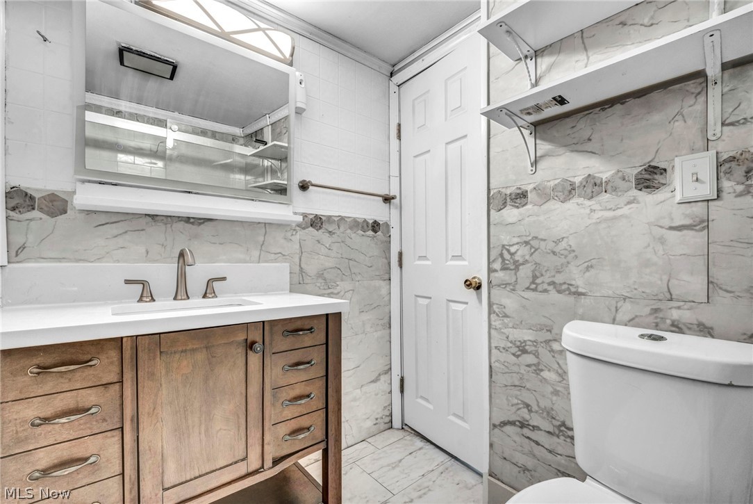 7218 Grove Avenue Oakwood Village OH 44146
