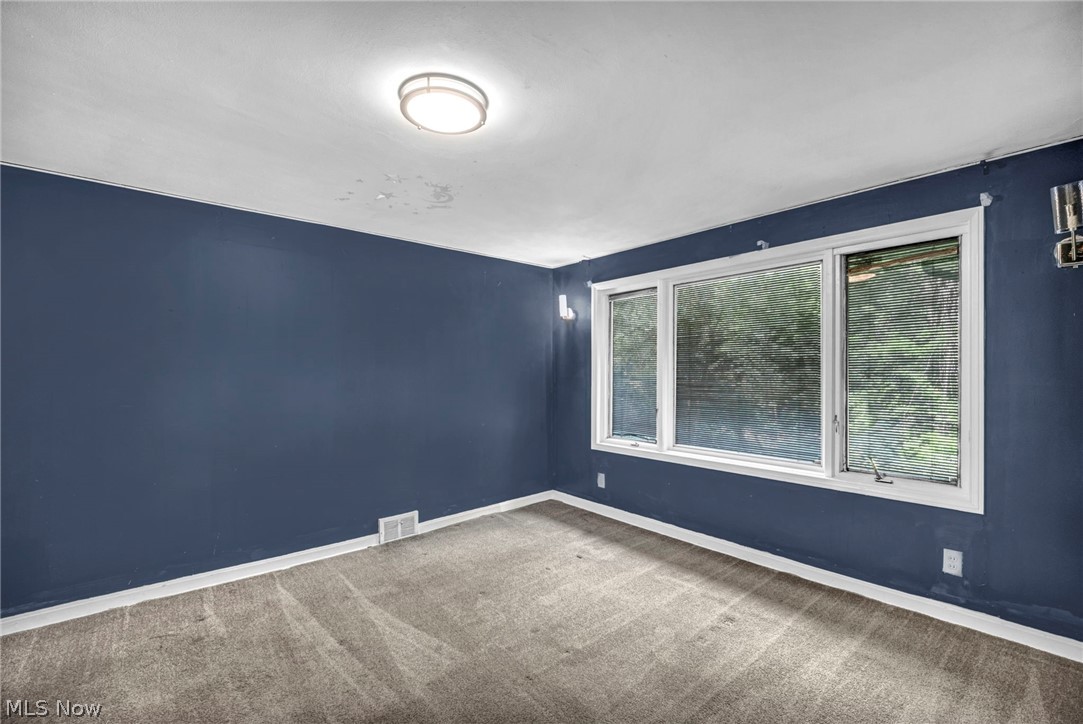 7218 Grove Avenue Oakwood Village OH 44146