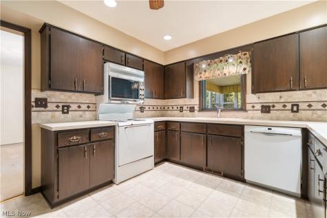 4741 Laburnum Drive Akron OH 44319