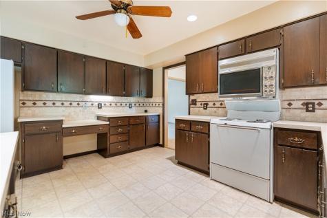 4741 Laburnum Drive Akron OH 44319