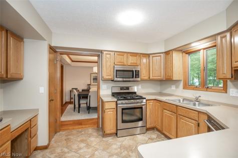 578 Red Oak Lane Bay Village OH 44140