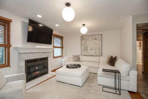 578 Red Oak Lane Bay Village OH 44140
