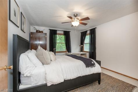 578 Red Oak Lane Bay Village OH 44140