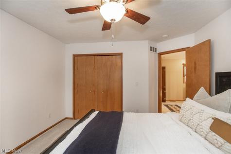 578 Red Oak Lane Bay Village OH 44140
