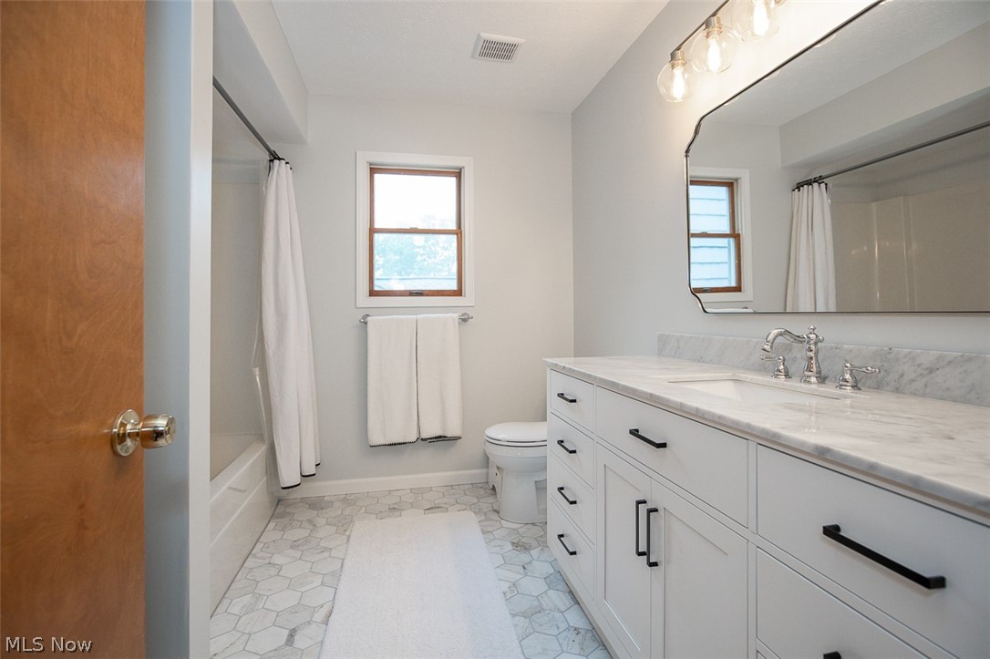 578 Red Oak Lane Bay Village OH 44140