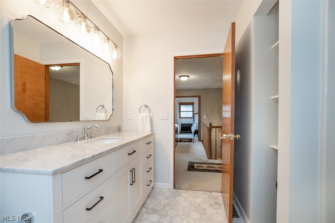 578 Red Oak Lane Bay Village OH 44140