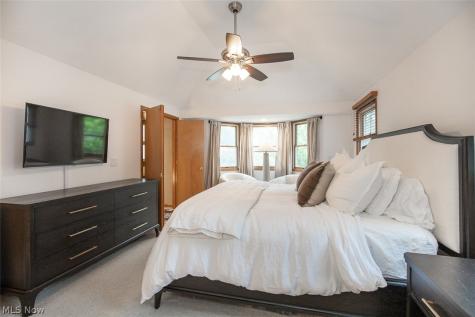 578 Red Oak Lane Bay Village OH 44140