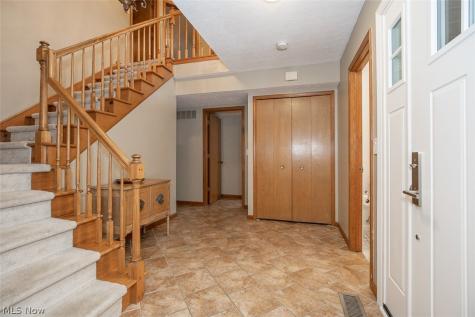 578 Red Oak Lane Bay Village OH 44140