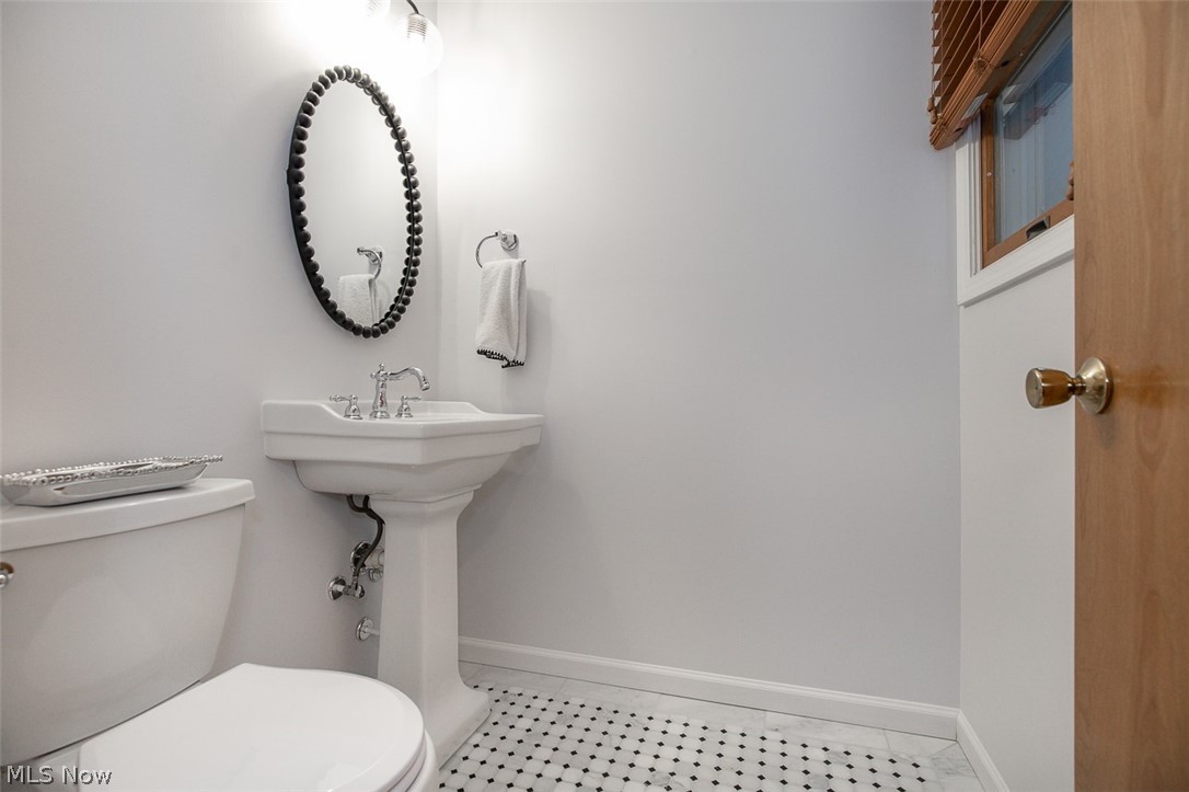 578 Red Oak Lane Bay Village OH 44140