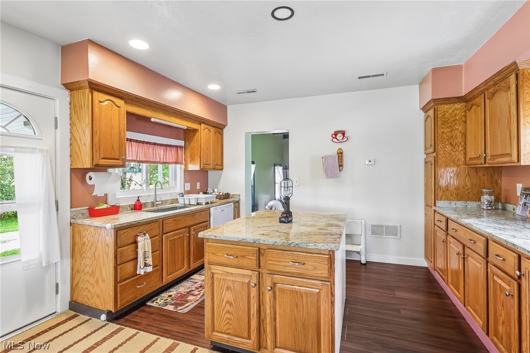 15124 Lake Avenue Middlefield OH 44062