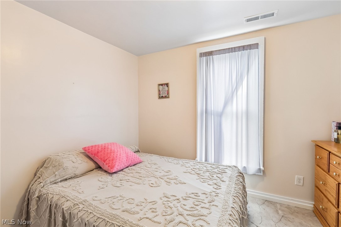 15124 Lake Avenue Middlefield OH 44062