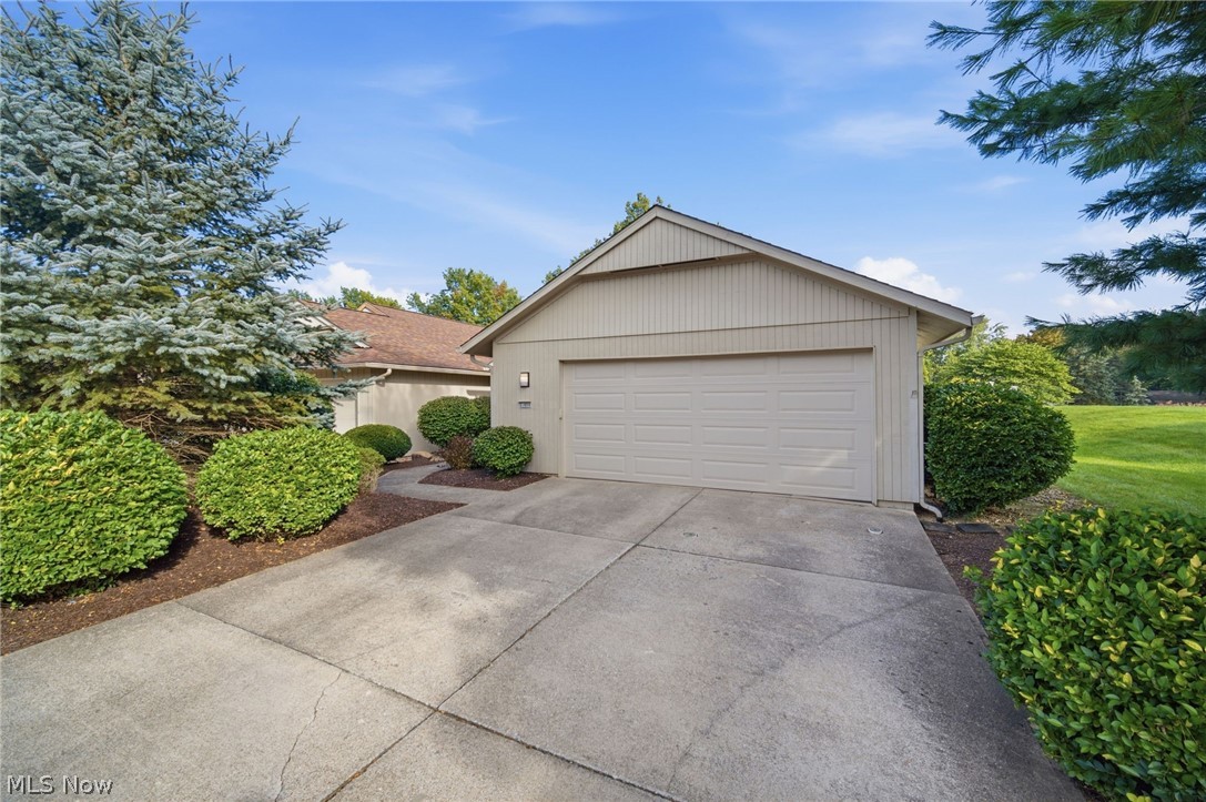 21600 Oak Bark Trail Strongsville OH 44149