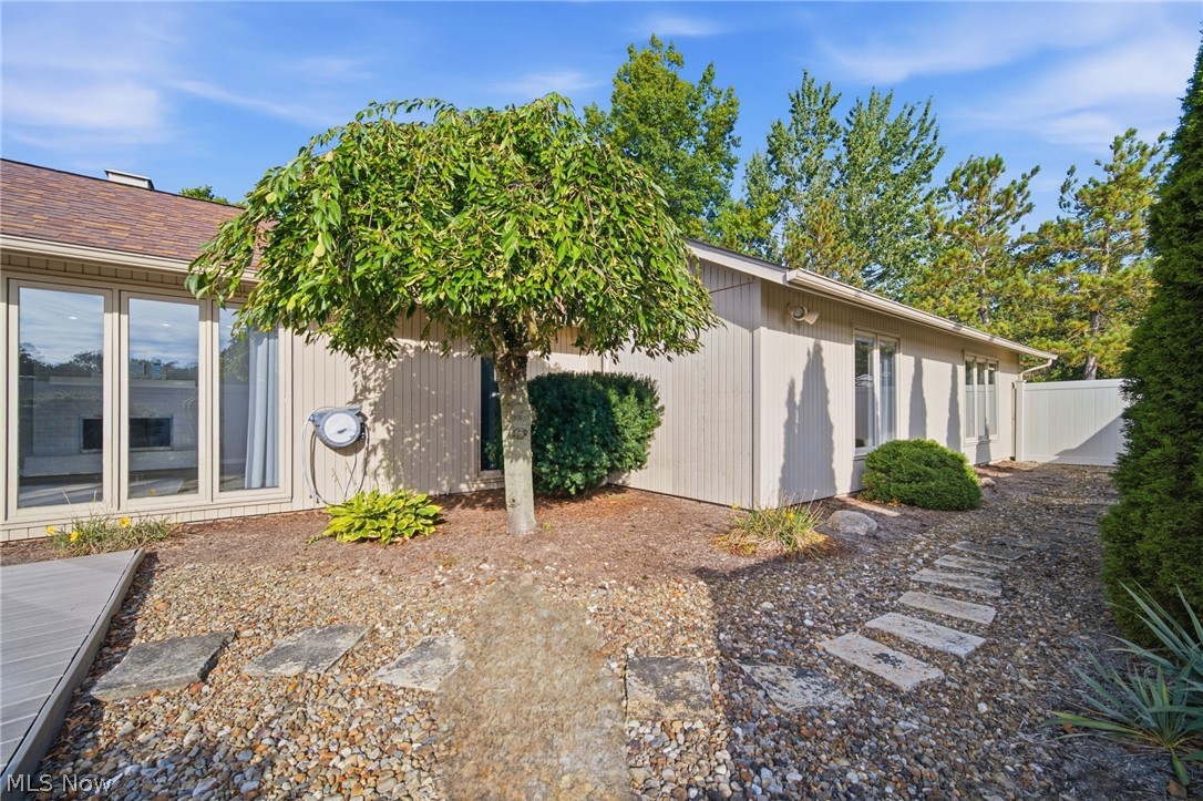 21600 Oak Bark Trail Strongsville OH 44149