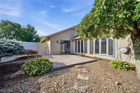 21600 Oak Bark Trail Strongsville OH 44149