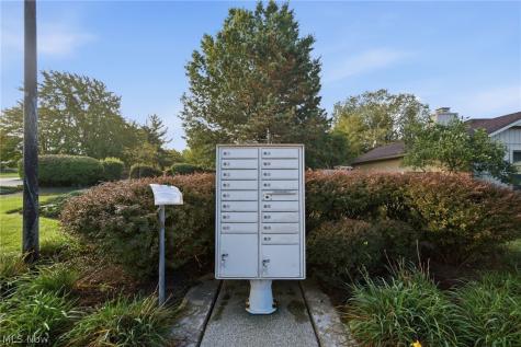 21600 Oak Bark Trail Strongsville OH 44149