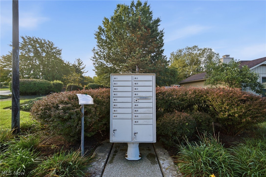 21600 Oak Bark Trail Strongsville OH 44149